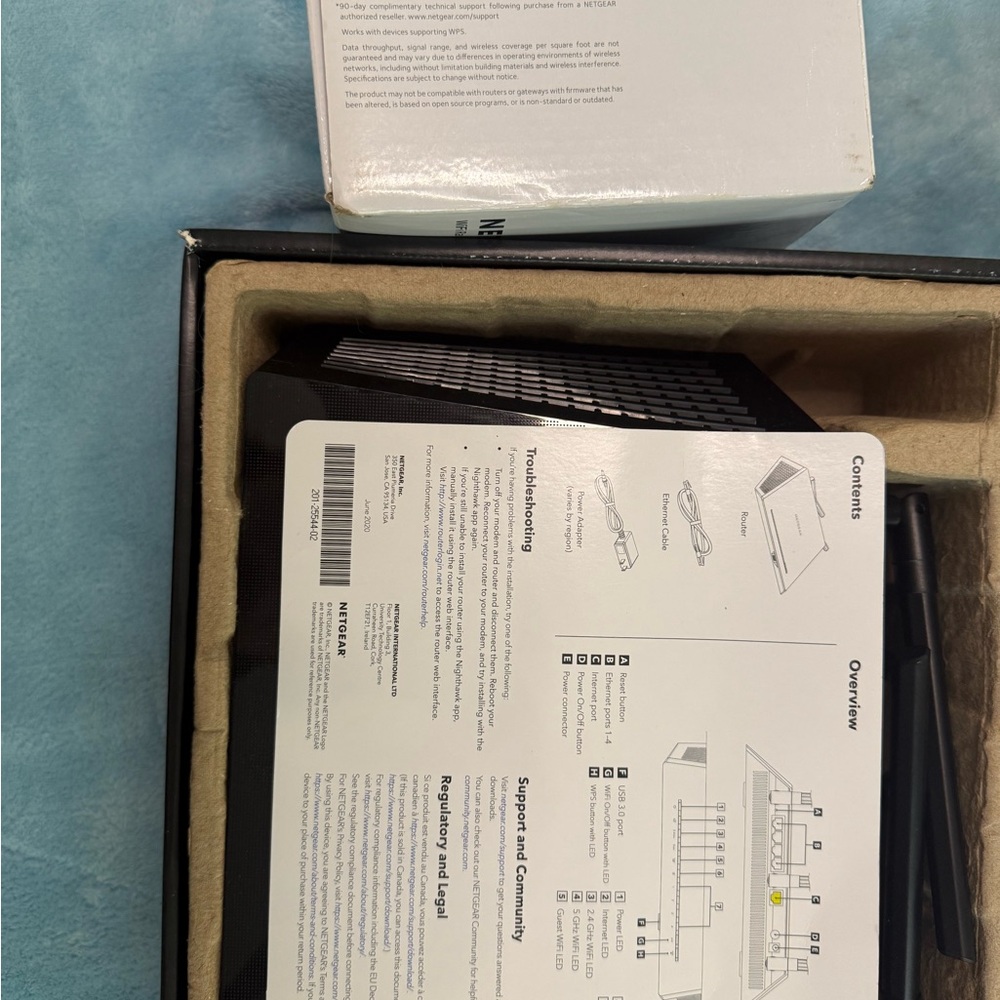 Netgear Dual-Band WiFi Range Extender and Router - Picture 4 of 4